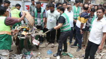 ডেঙ্গু প্রতিরোধে প্রতিমন্ত্রীর নেতৃত্বে পরিচ্ছন্নতা অভিযান