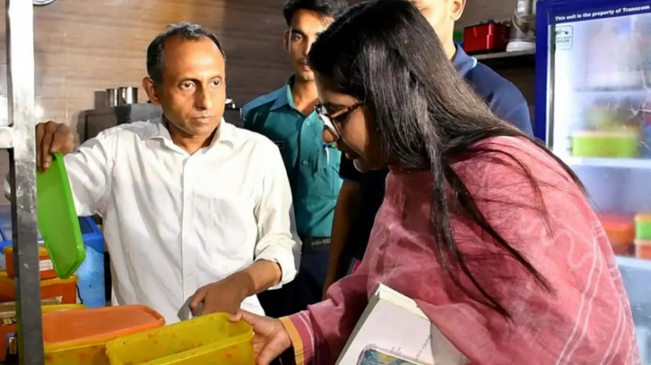 বাসি খাবার ও অস্বাস্থ্যকর পরিবেশ, রেস্তোরাঁকে জরিমানা